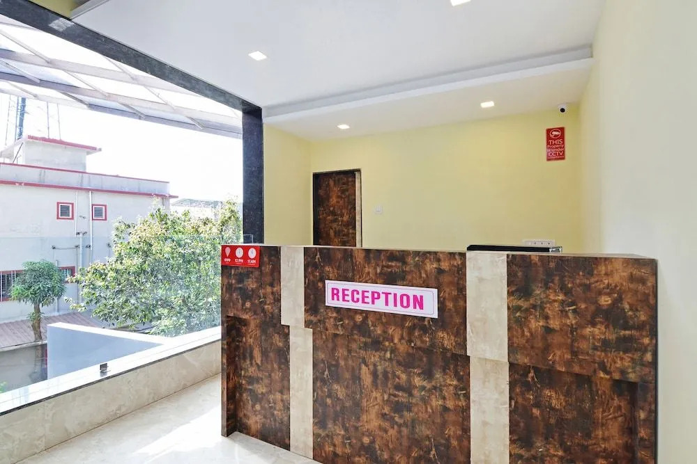 OYO 23365 Hotel Bright Plaza