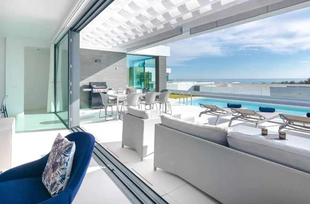 Villa La Luna 4 bed luxury villa with sea views