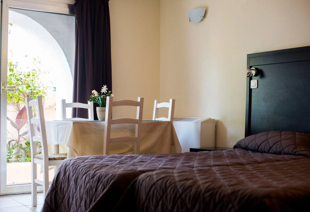 Hotel et Appartements Reine DAzur