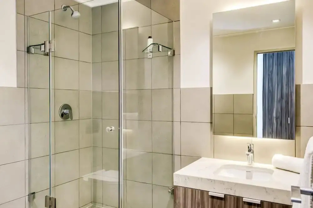 Contemporary Comfort at City Suite 905