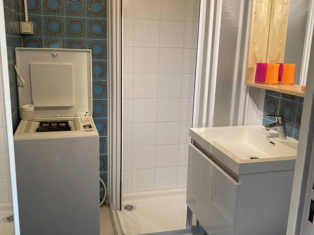 Appartement Balaruc-les-Bains, 1 pièce, 2 personnes - FR-1-553-134