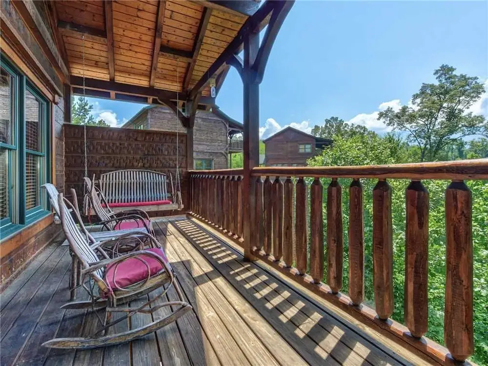 Gatlinburg Majesty 4 Bedroom Home with Hot Tub