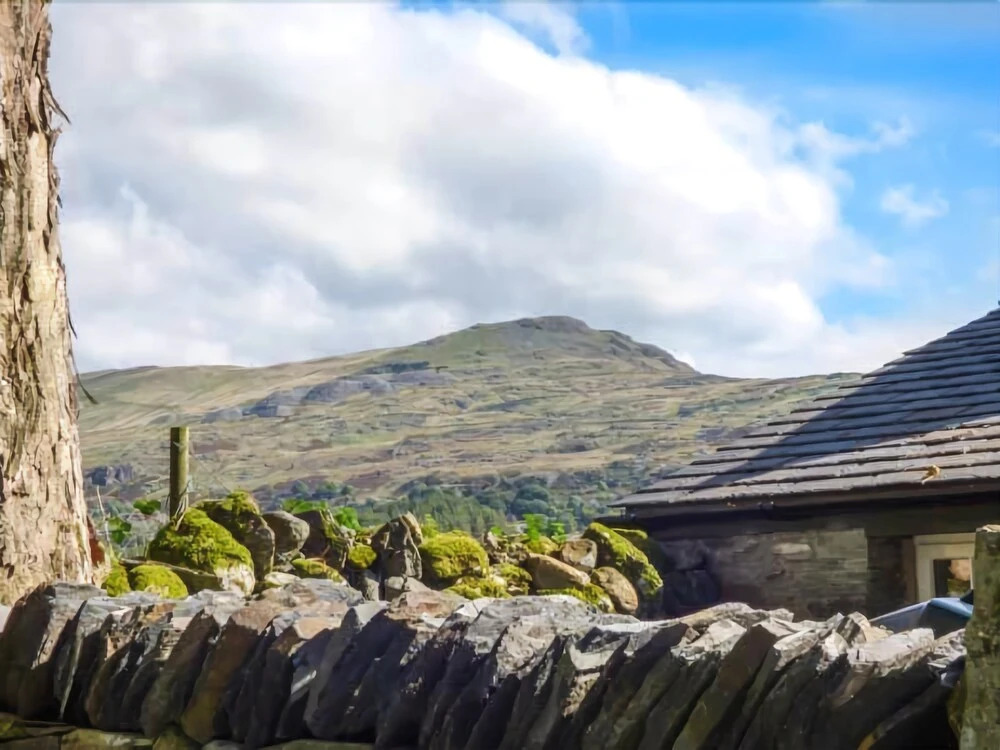 High Wallowbarrow Farm Cottage