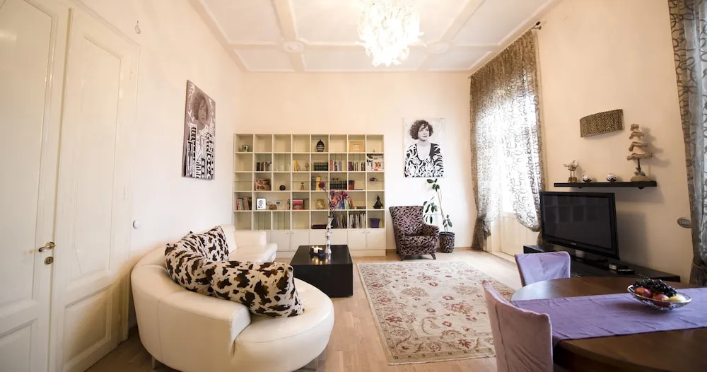 Red Hotel Downtown Unirii