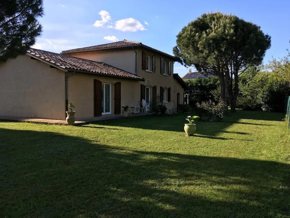 House With 4 Bedrooms in Saint-cyr-sur-le-rhône, With Wonderful Mountain View, Enclosed Garden and Wifi