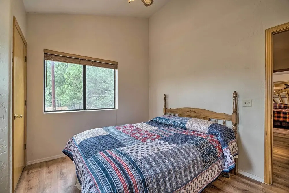 Cozy Pine Retreat w/ Private Hot Tub & Views