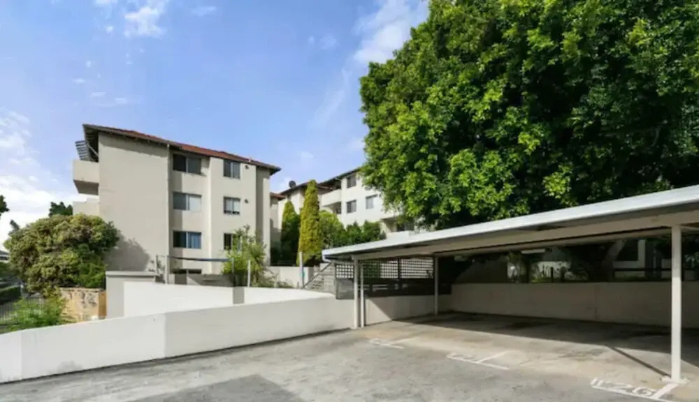Bright 2 Bedroom Apartment Near Optus Stadium