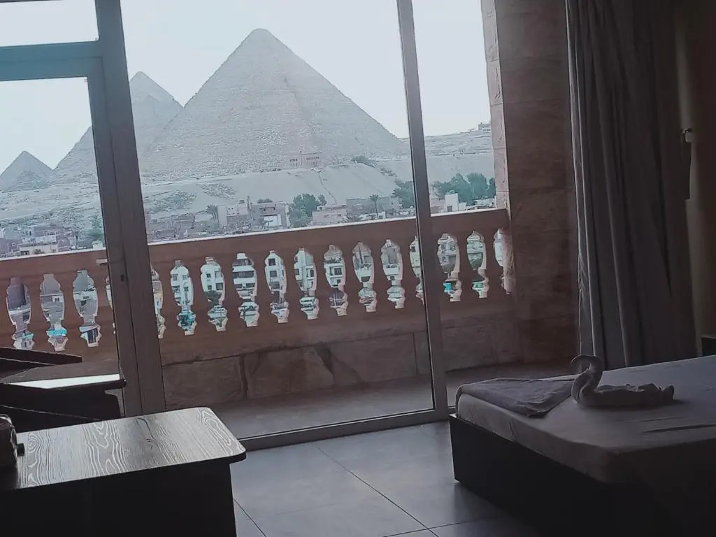 pyramids view suite/vista piramidi