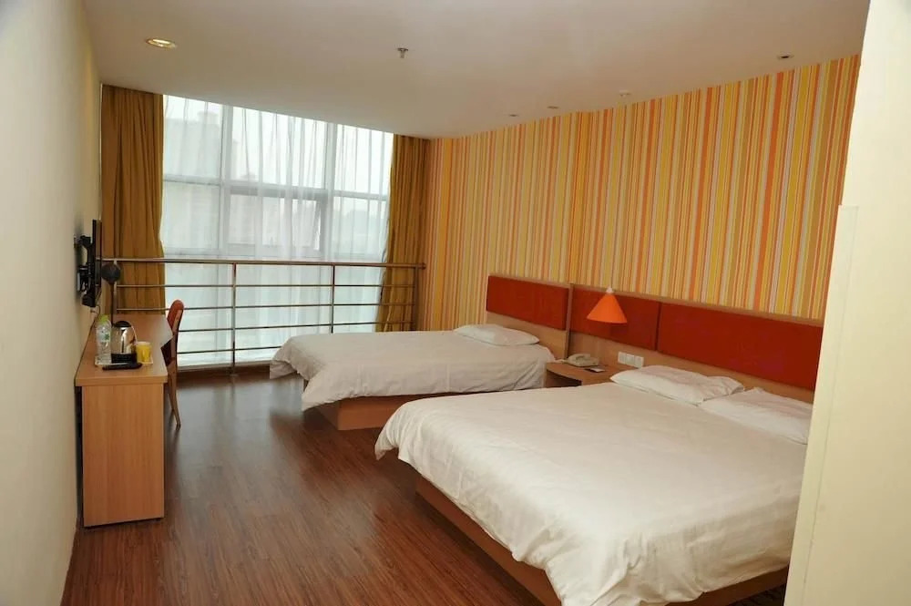 Home Inn Jimo Heshan Road Datongma Square