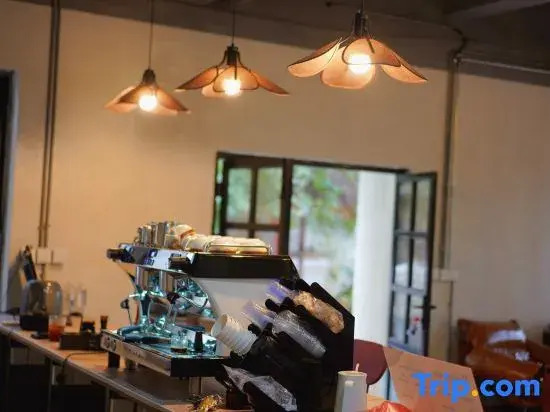 Yichuan Riverview Resort B&B (Dongxixiang Xiangbishan Branch)