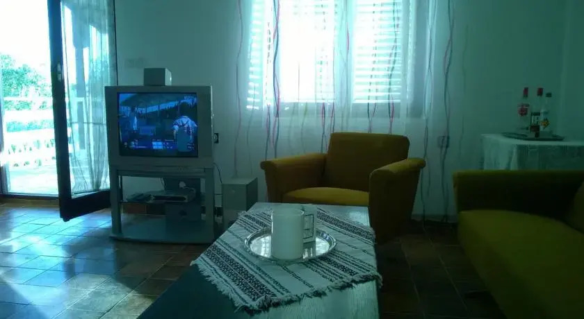 Mateo House