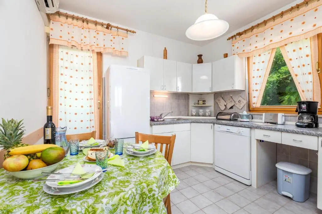 Apartmani Hrvatin