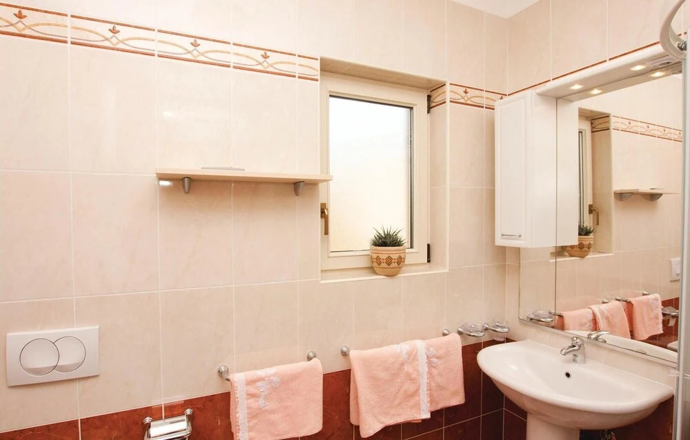 Nice Home in Porec With Wifi and 2 Bedrooms