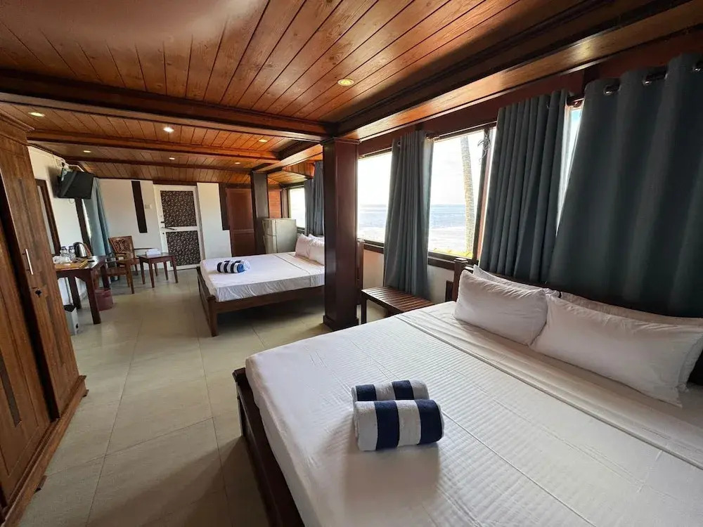 Scarlet White Resort