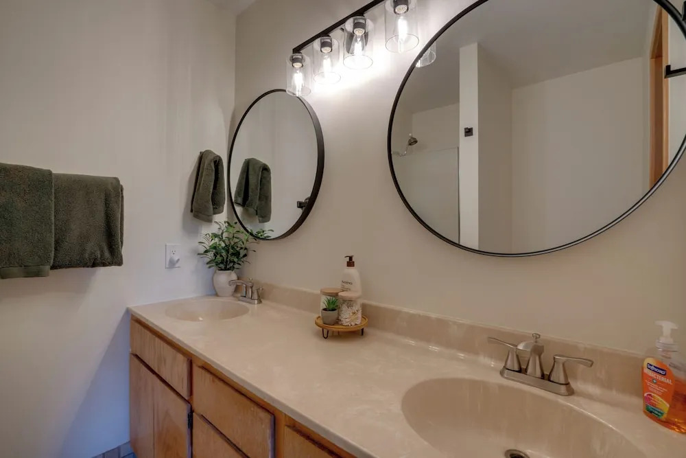 3BR + Loft Family Townhouse w/ Epic Mountain Views