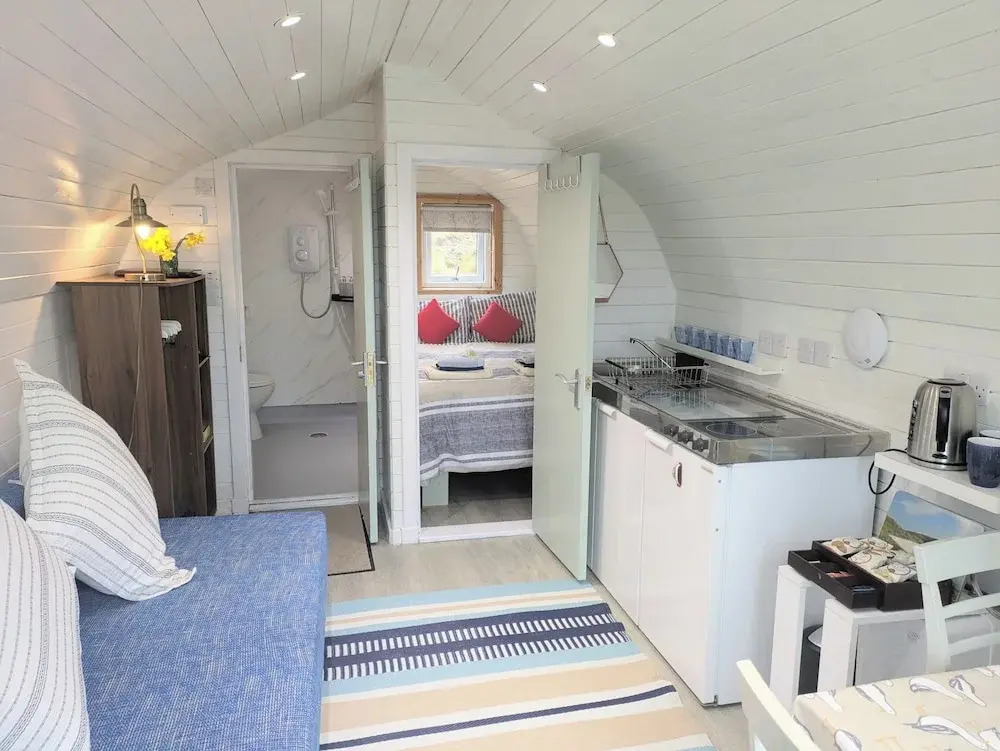 Pod Beag beside the sea Isle of Eriskay
