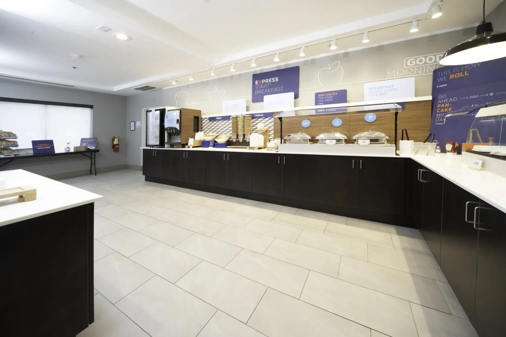 Holiday Inn Express and Suites Atlanta-Johns Creek by IHG