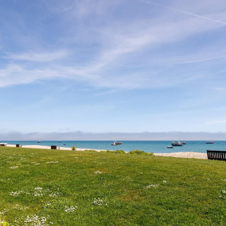 Wonderful Seafront Home - Panoramic Ocean Views