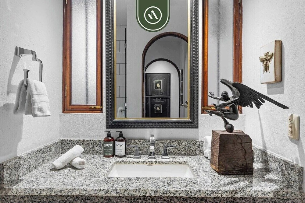 Stylish 2 BR Condo in Romantic Zone - Rooftop Pool
