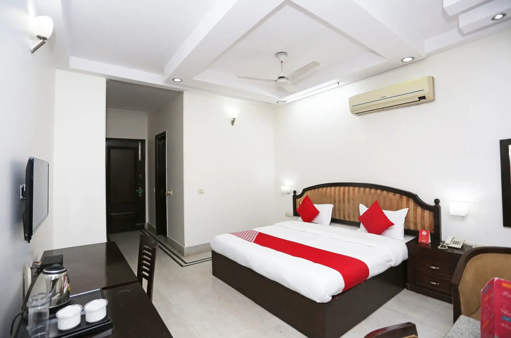 OYO 24023 Sunshine Residency
