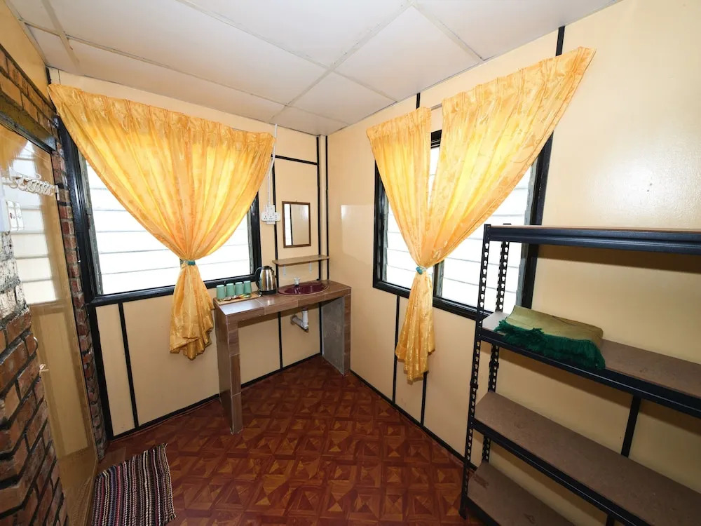 OYO 90960 Rajawali D'cabin Chalet Room