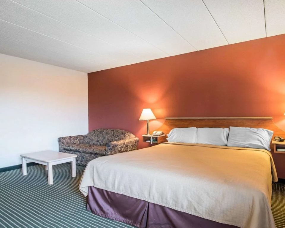 Econo Lodge Near Plymouth State University