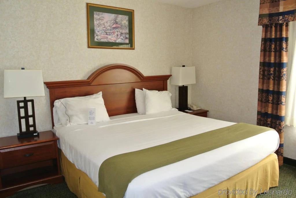 Country Inn & Suites by Radisson, Dahlgren-King George, VA
