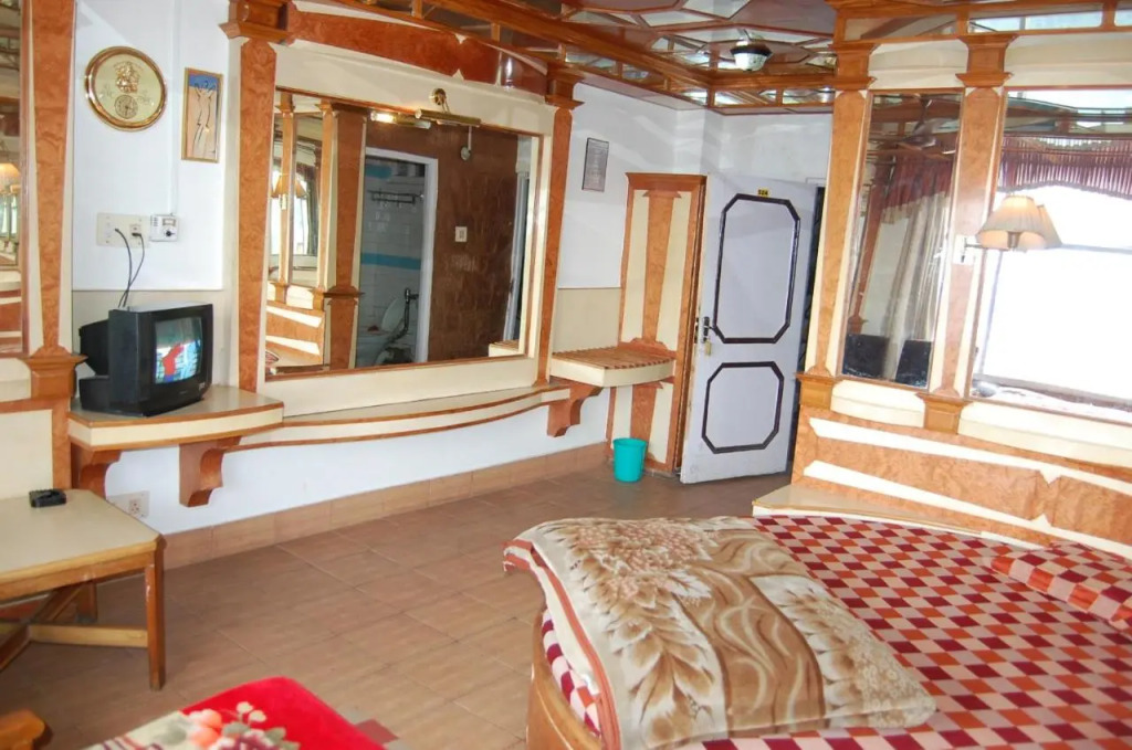 Hotel Gulmarg Regency