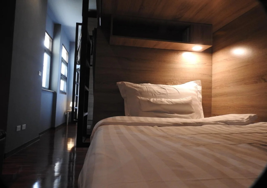 To Bed Poshtel