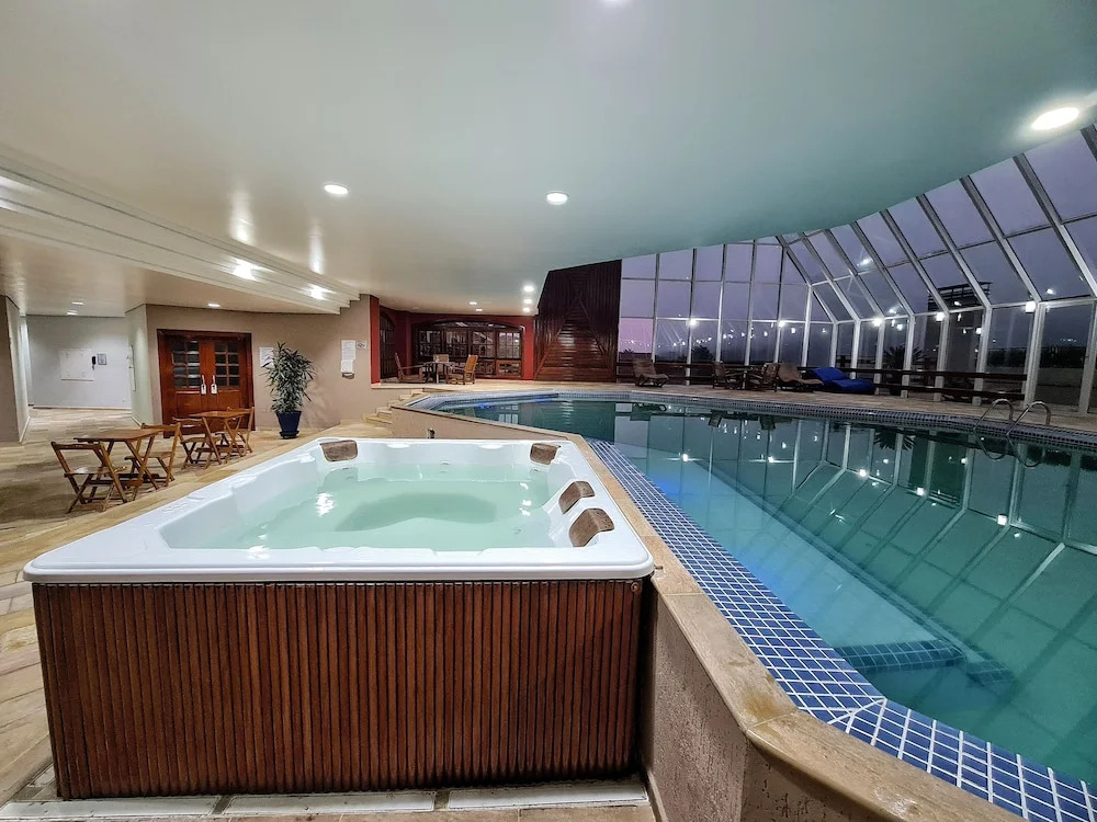 Dúplex Luxo com Piscina Aquecida, Lareira e Wifi