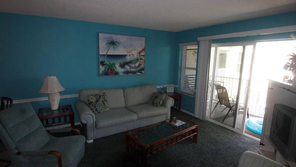 Blue Suede Shoes - 2 Br Condo