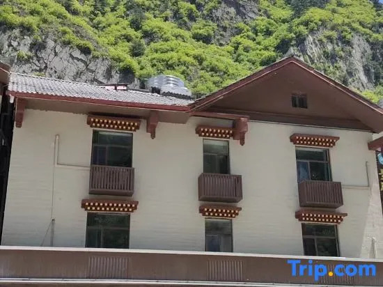 Songyun No.1 Hotel (Jiuzhaigou Scenic Area)