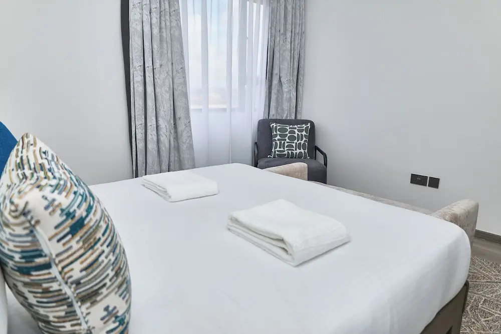 Nari By Edmor Suites