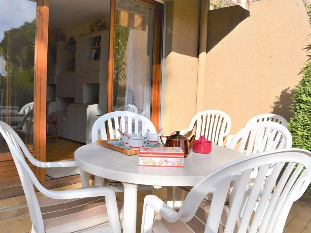 Appartement Le Lavandou, 2 pièces, 4 personnes - FR-1-251-305