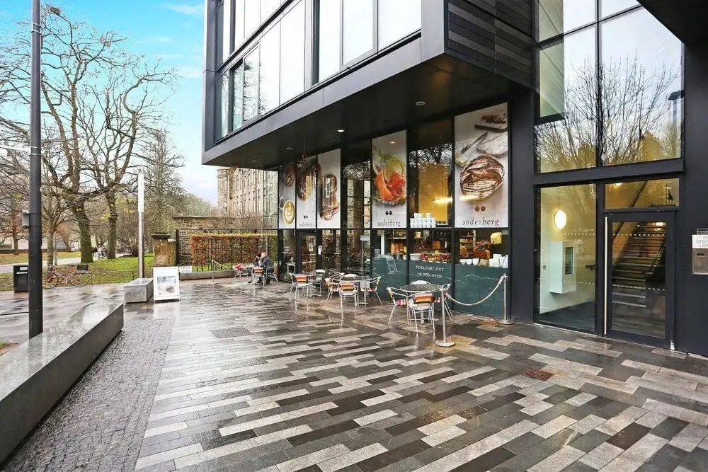 Modern 2bed with free Parking in the iconic Quartermile