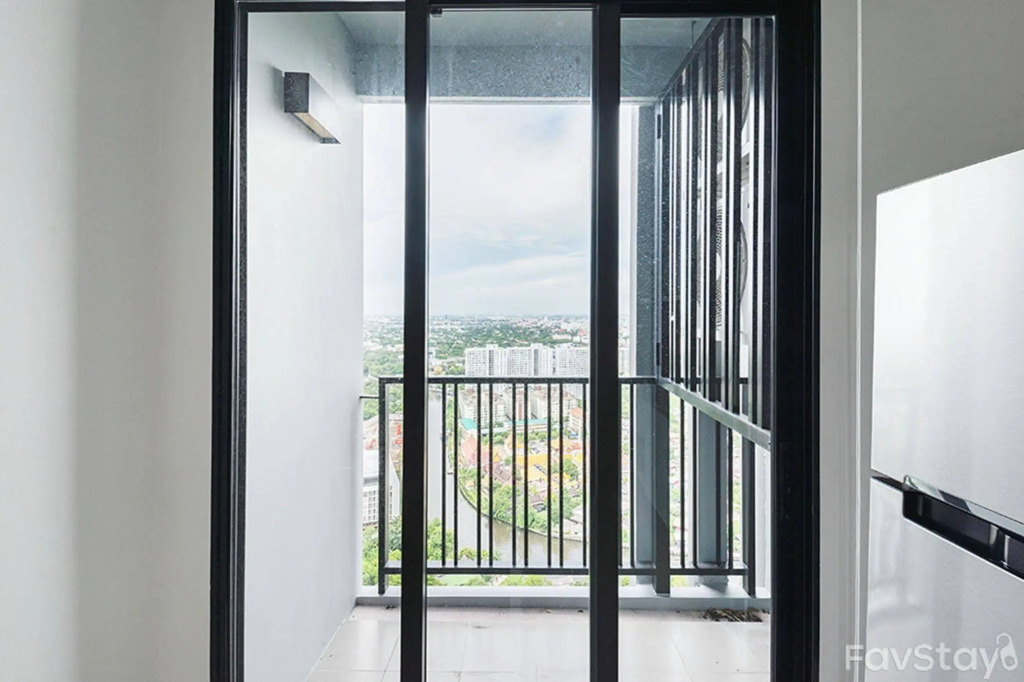 THE BASE Park West By Favstay