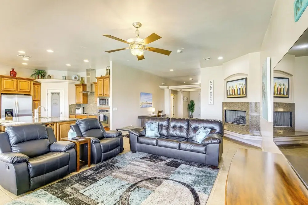 Lake View & Games: Spacious Oasis in Lake Havasu!