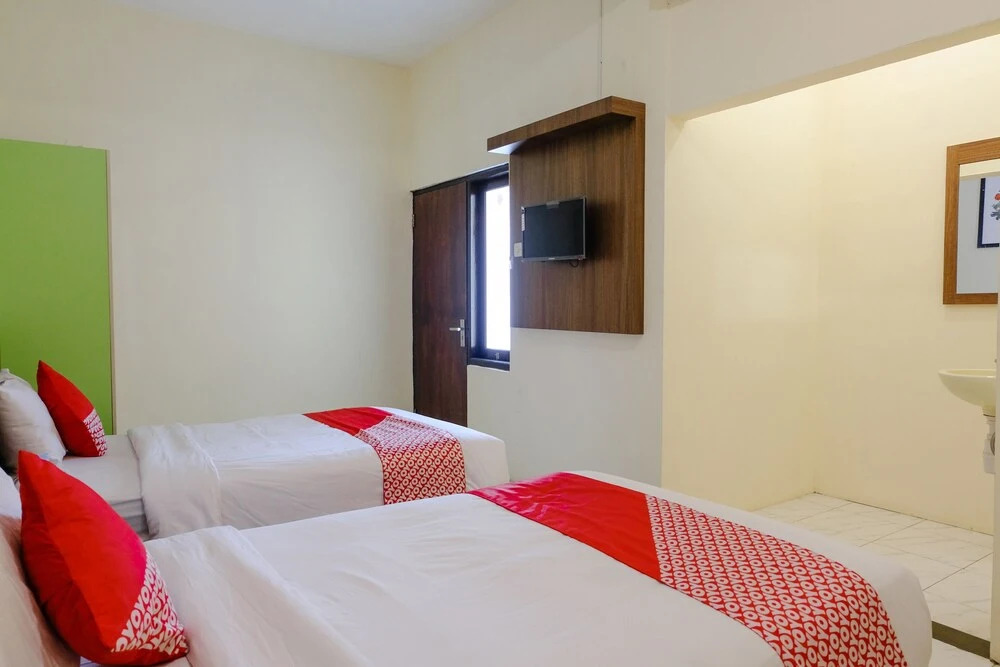 Semampir Residence by OYO Rooms