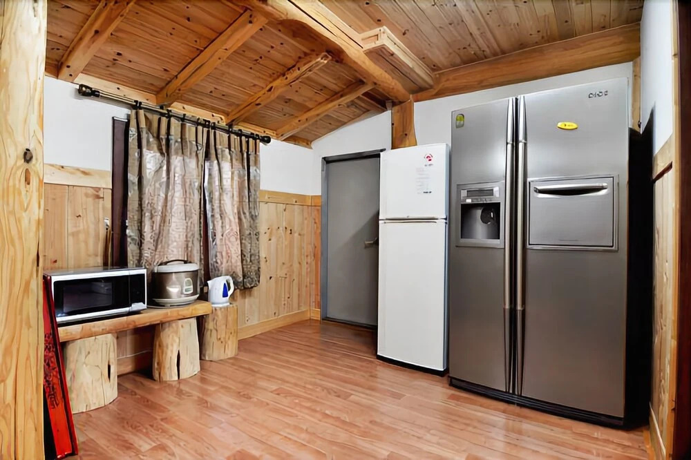 Seogwipo Log House Pension