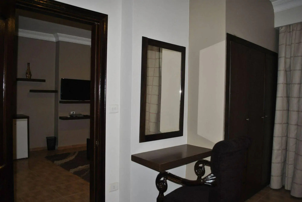 Al Ballouti Hotel Suites
