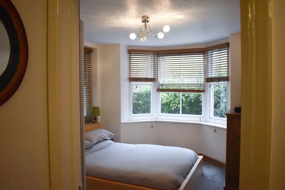 Bright and Cosy 1 Bedroom Flat near the Train Station