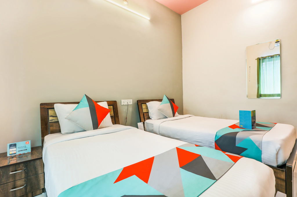 FabHotel Diamond Residency - Airport road