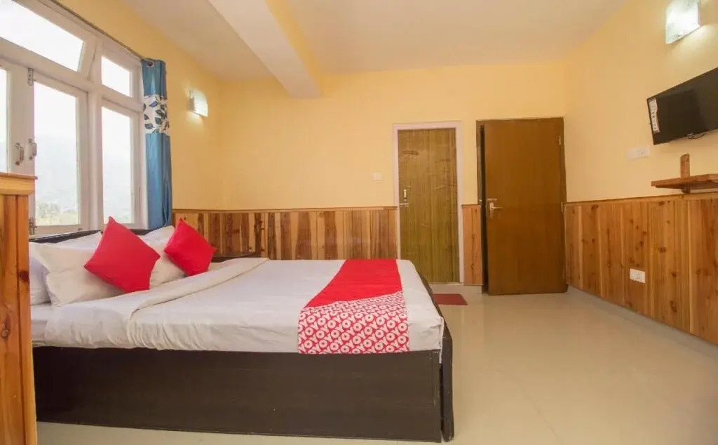 North Point Hotel by OYO Rooms