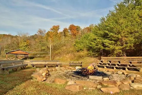 Ivy Falls 9 6 Br cabin by RedAwning