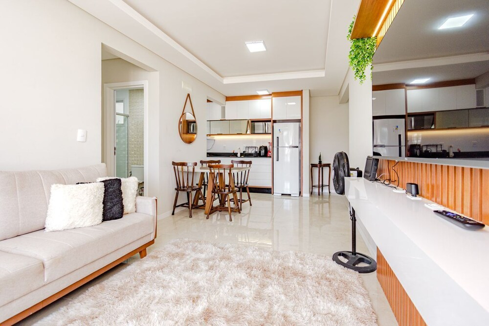 Apartamento c Churrasqueira e 2 Vagas nos Ingleses
