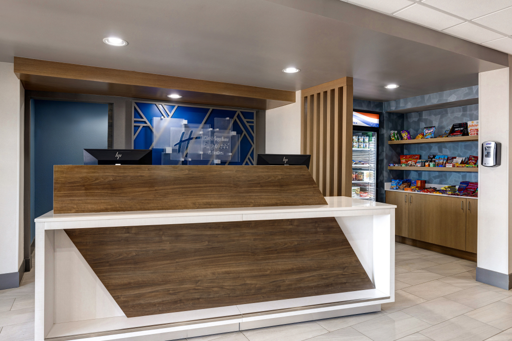 Holiday Inn Express & Suites Omaha Downtown Old Market by IHG