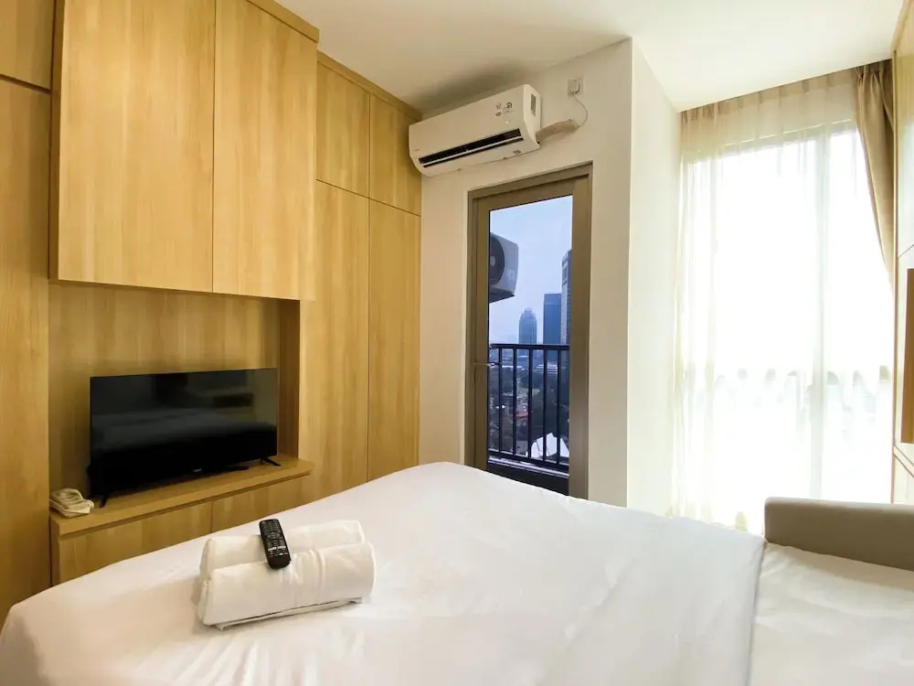 Modern Design And Homey Studio Ciputra World 2 Apartment