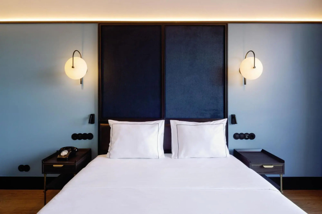 The Editory Riverside Hotel, an Historic Hotel