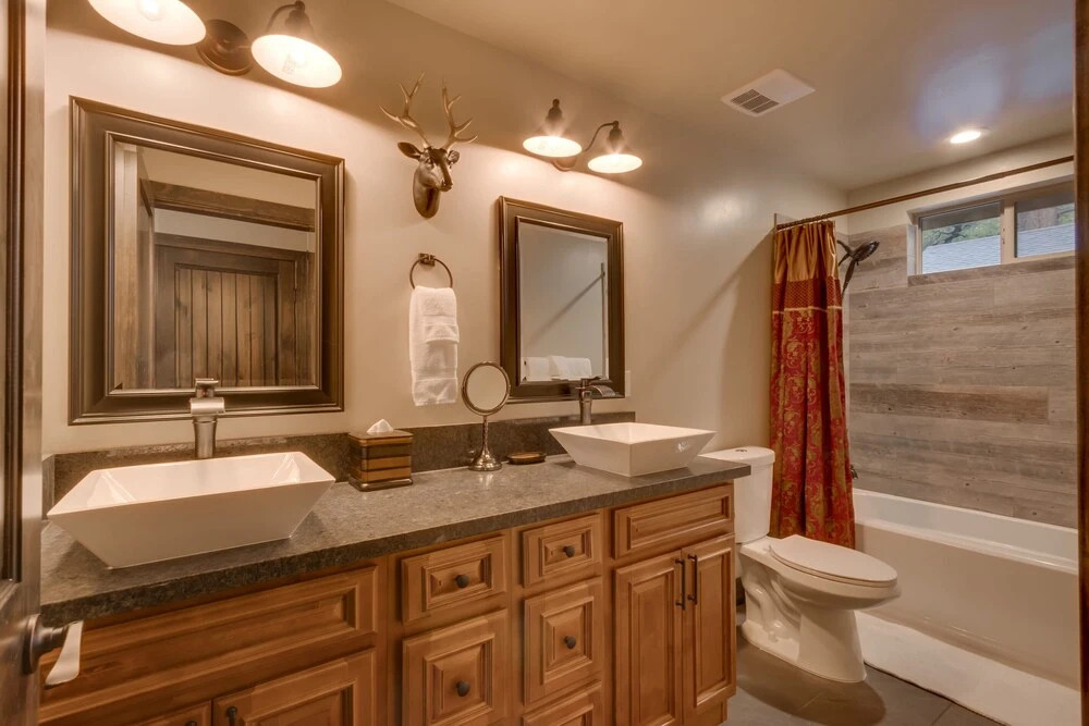 Silver Pines - Ski or Summer 30+ day Home