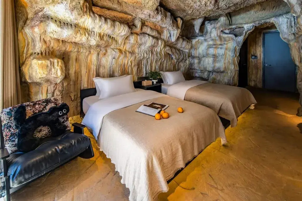 Moye Cliff Luxury Resort